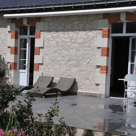 Petite Maison Des Roses - Gite 2 Personnes Brain-sur-Allonnes Bagian luar foto